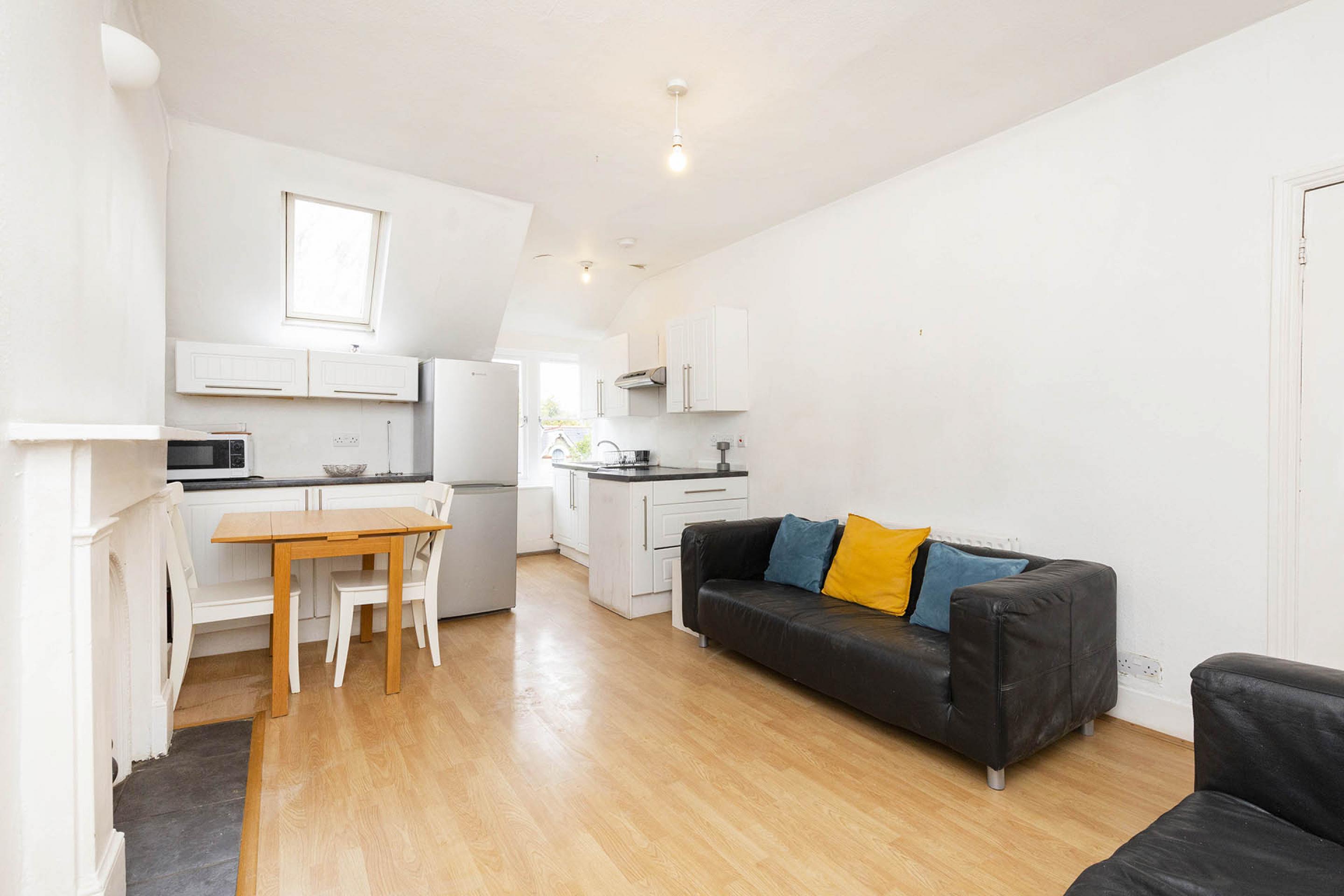 Modern Sharers Apartment Callcot Road, Kilburn NW6